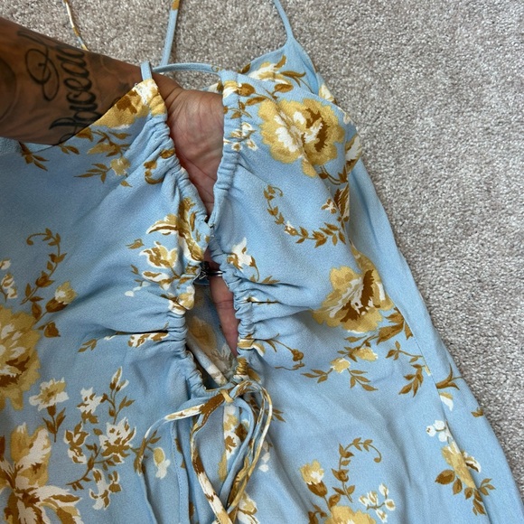 Reformation dress🌷🌷🌷🌷🌷 - Picture 4 of 11